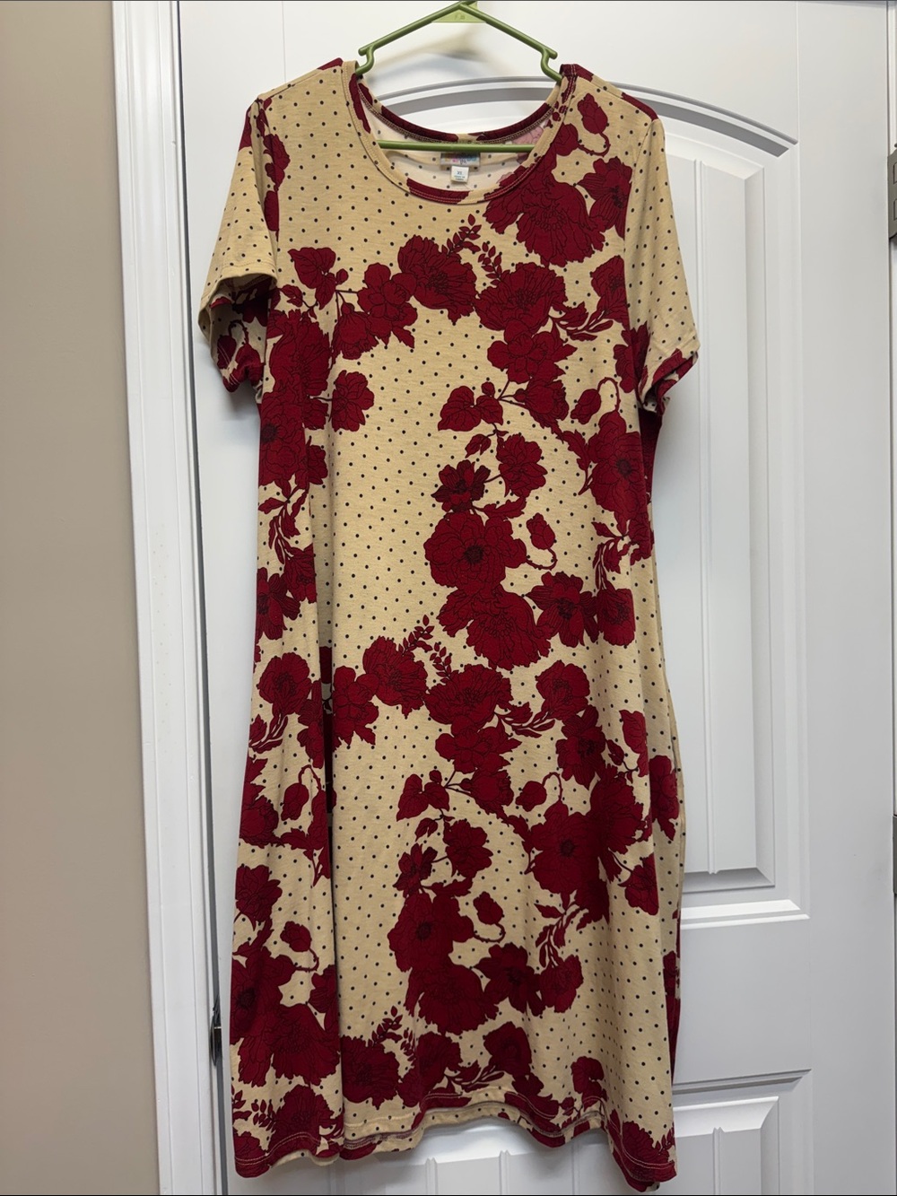LuLaRoe tan background & black polka dot with red floral pattern Jessie size XL